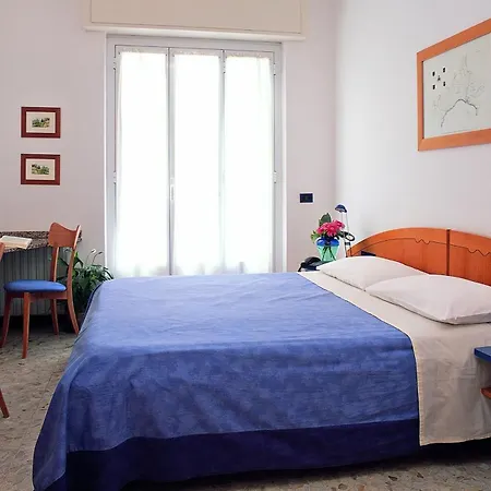 Residenza Adelaide Lägenhetshotell Finale Ligure